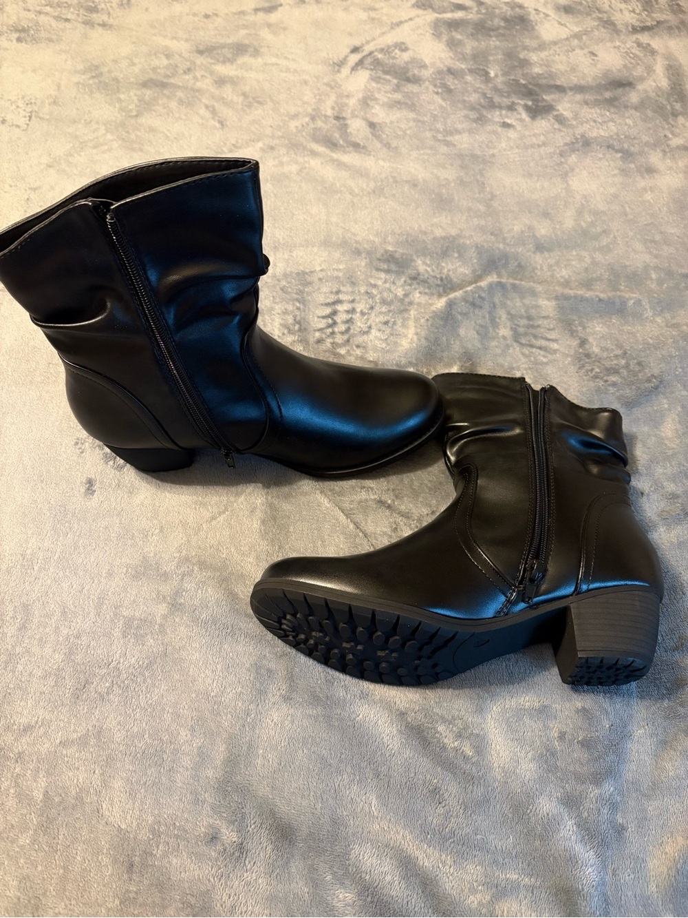 Easy Street Classic Women's Black Mid-Calf Zip Block Heel Boots Size 10
